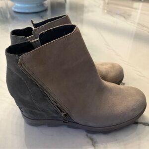 Sorel Two-Tone Ankle Boots